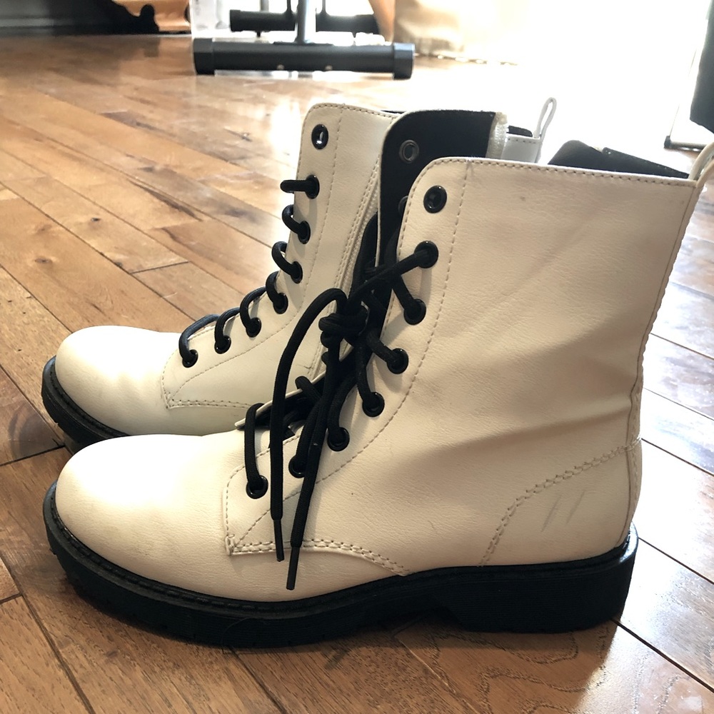 Dupe Dr Martens